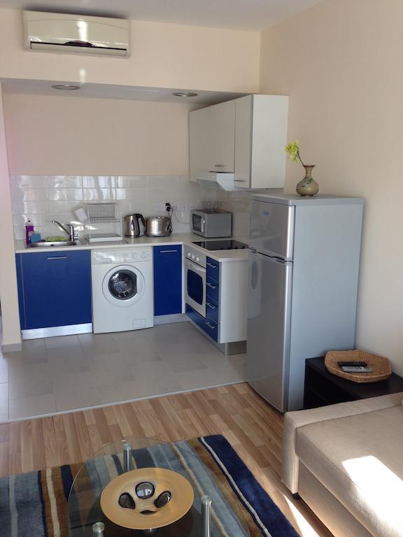 Zavos Colours Boutique Apartments Лимасол Номер фото
